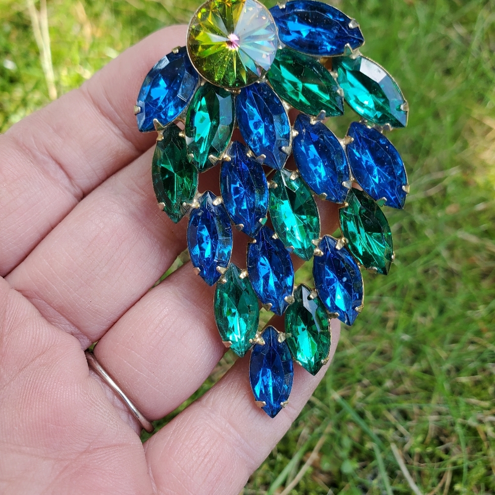 vintage glass brooch - Picture 3 of 3